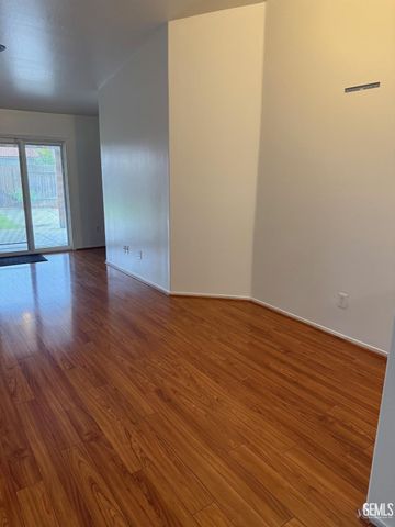 1305 Quartz Hill Road, Bakersfield, CA 93307