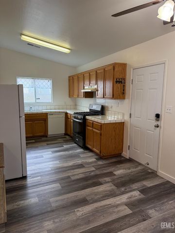 1305 Quartz Hill Road, Bakersfield, CA 93307