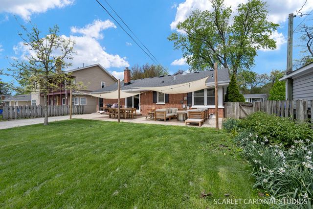 1910 E LIBERTY Drive, Wheaton, IL 60187