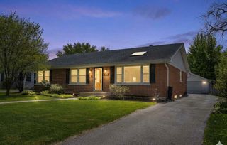 1910 E LIBERTY Drive, Wheaton, IL 60187