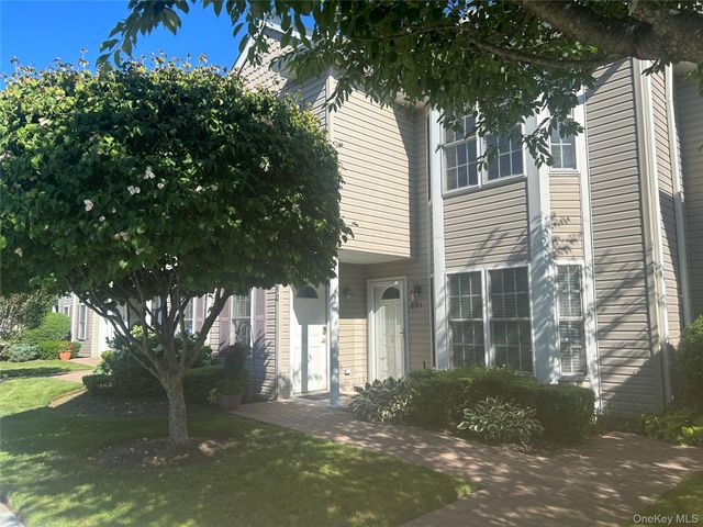891 Altessa Boulevard, Melville, NY 11747