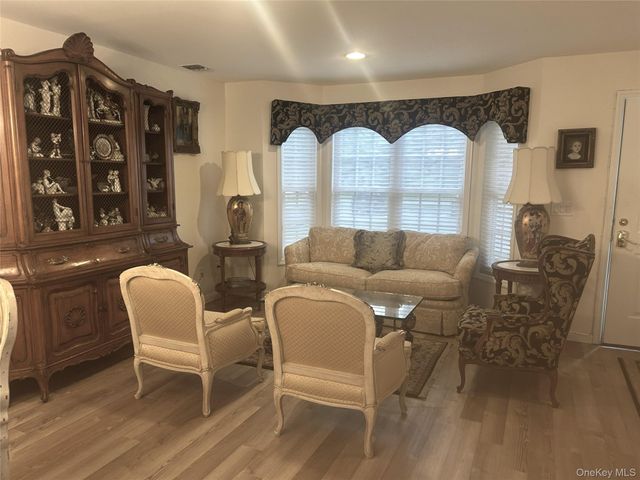 891 Altessa Boulevard, Melville, NY 11747