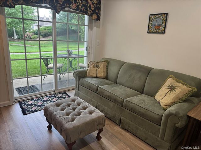 891 Altessa Boulevard, Melville, NY 11747
