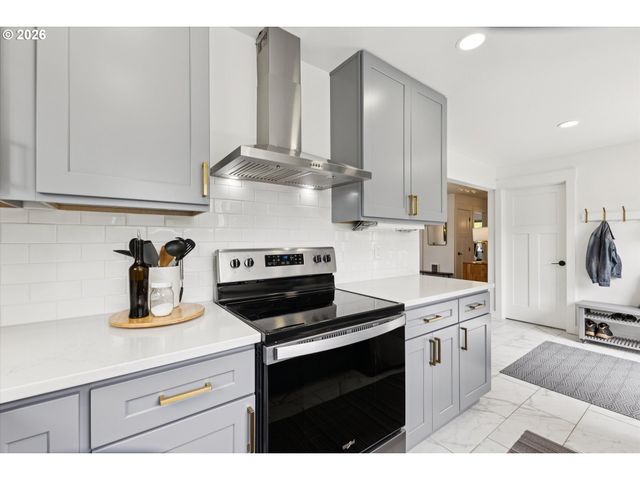 8912 Se STEPHENS St, Portland, OR 97216