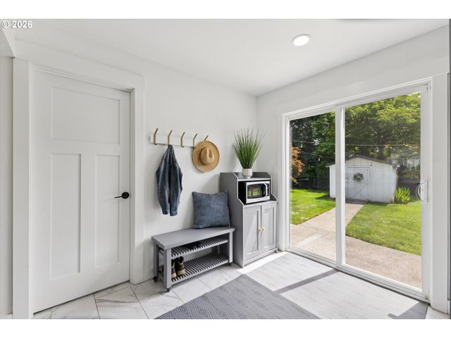 8912 Se STEPHENS St, Portland, OR 97216