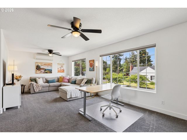 8912 Se STEPHENS St, Portland, OR 97216