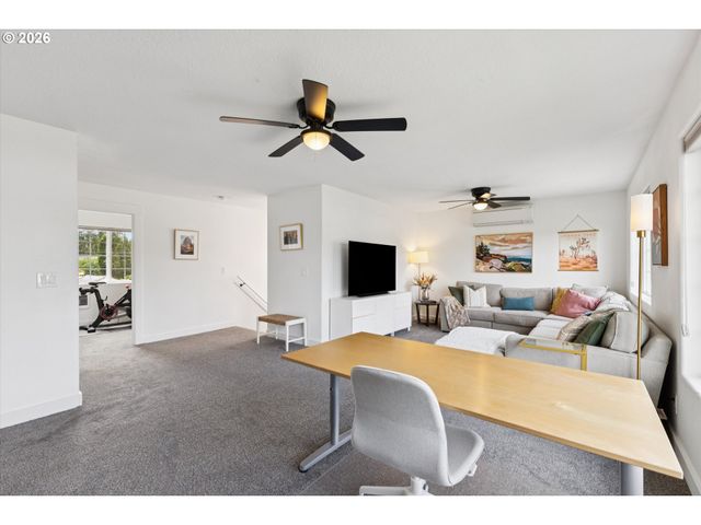 8912 Se STEPHENS St, Portland, OR 97216