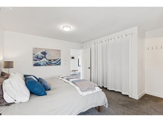8912 Se STEPHENS St, Portland, OR 97216