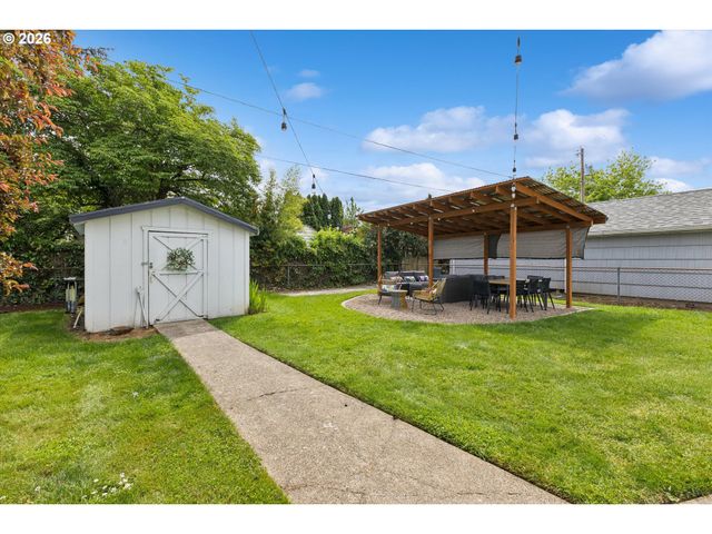 8912 Se STEPHENS St, Portland, OR 97216