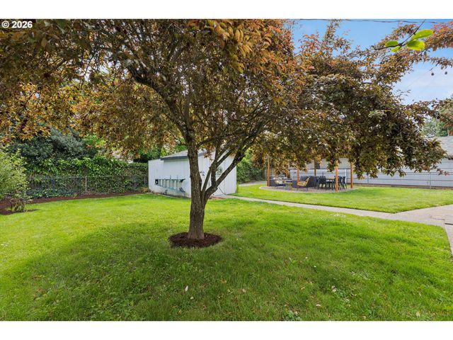 8912 Se STEPHENS St, Portland, OR 97216