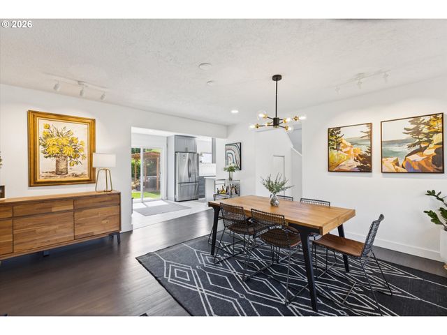 8912 Se STEPHENS St, Portland, OR 97216