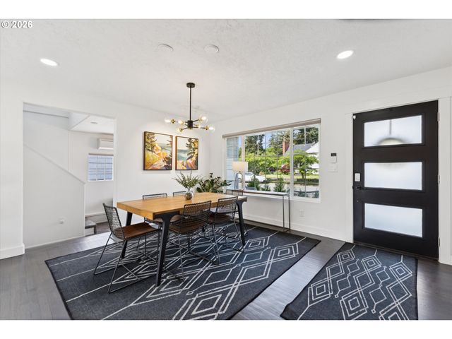 8912 Se STEPHENS St, Portland, OR 97216