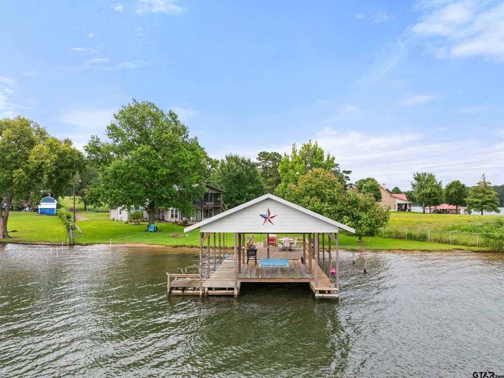 288 County Road 3133, Jacksonville, TX 75766