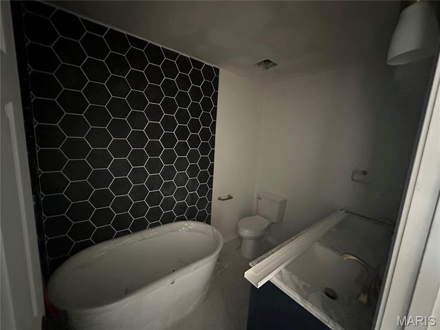 3805 Hartford Street, St Louis, MO 63116