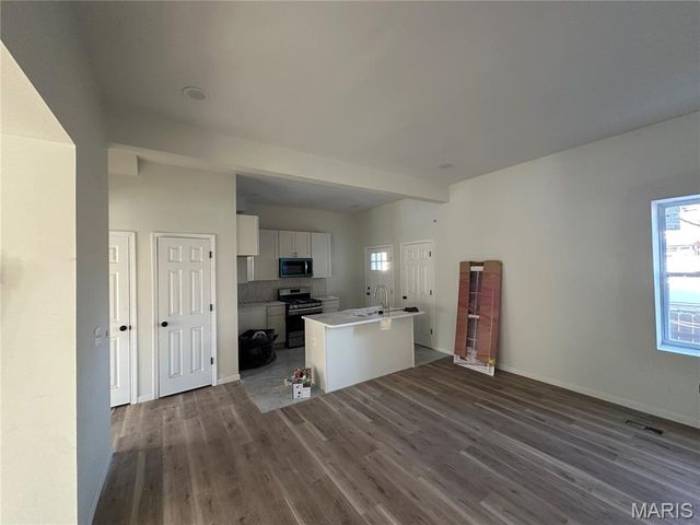 3805 Hartford Street, St Louis, MO 63116