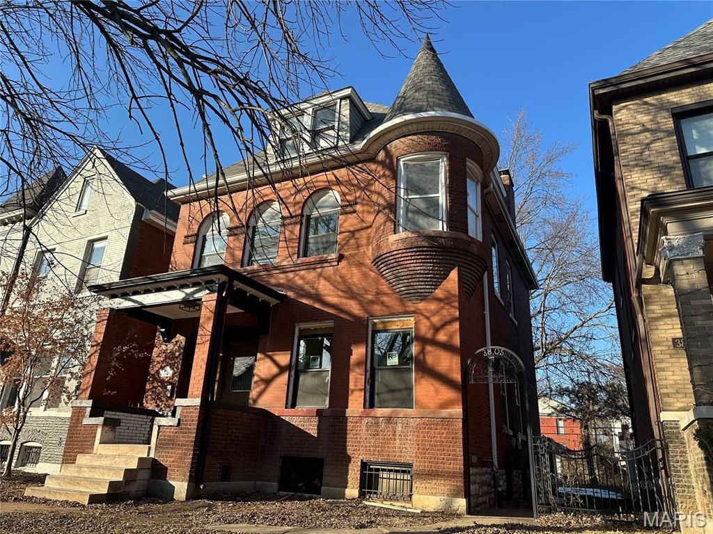 3805 Hartford Street, St Louis, MO 63116