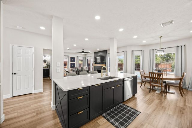 3514 Pine Chase Drive, Pearland, TX 77581