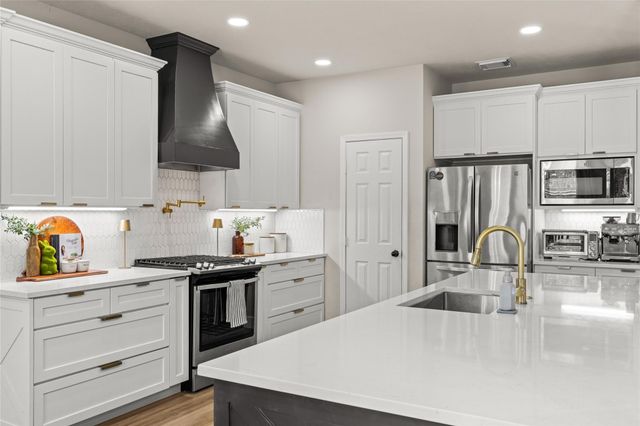 3514 Pine Chase Drive, Pearland, TX 77581