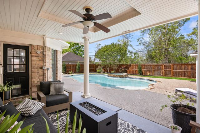 3514 Pine Chase Drive, Pearland, TX 77581