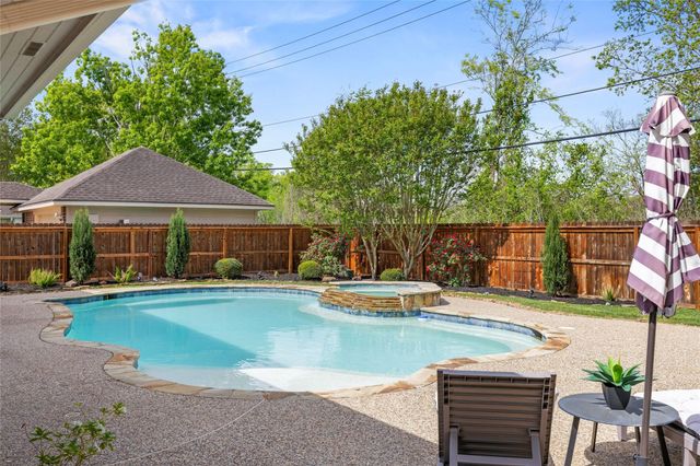 3514 Pine Chase Drive, Pearland, TX 77581