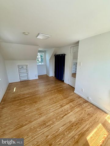 2903 OAK KNOLL DR, Falls Church, VA 22042