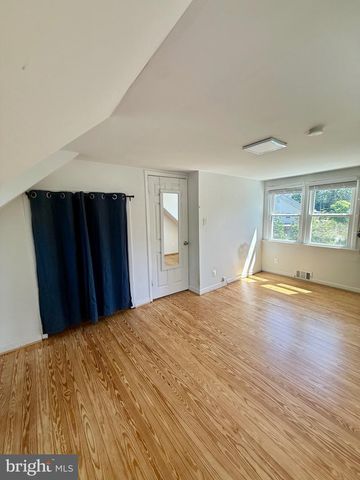 2903 OAK KNOLL DR, Falls Church, VA 22042