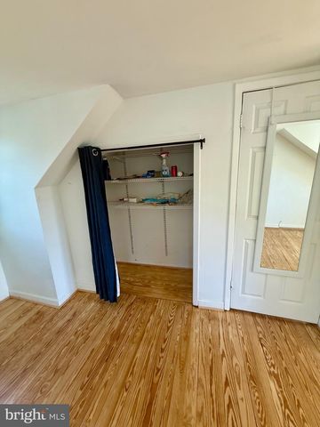 2903 OAK KNOLL DR, Falls Church, VA 22042