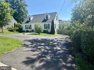 2903 OAK KNOLL DR, Falls Church, VA 22042
