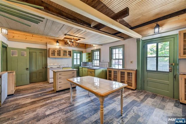 142 Island Road, Mahwah, NJ 07430