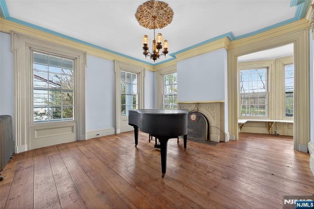 142 Island Road, Mahwah, NJ 07430