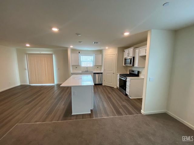 5917 Vespucci Avenue, Bakersfield, CA 93313