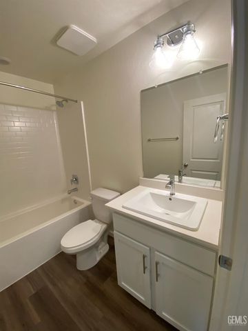 5917 Vespucci Avenue, Bakersfield, CA 93313