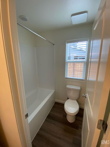 5917 Vespucci Avenue, Bakersfield, CA 93313