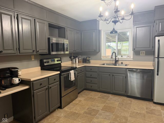2605 E 5th Street, Anderson, IN 46012