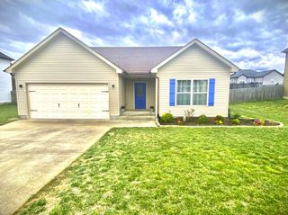 568 Tracy Ln, Clarksville, TN 37040