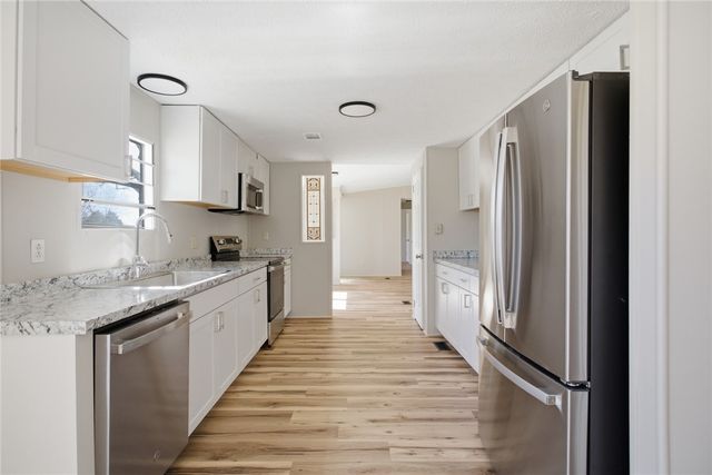 202 Greenbriar Drive, Seneca, SC 29678