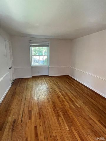 1060 E Linden Avenue, Richmond Heights, MO 63117