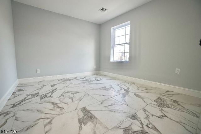 236 Keer Ave, Newark City, NJ 07112