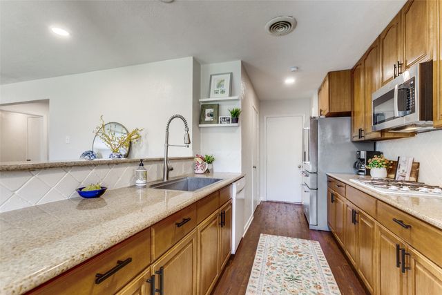 1200 Ridgeway Drive, Richardson, TX 75080