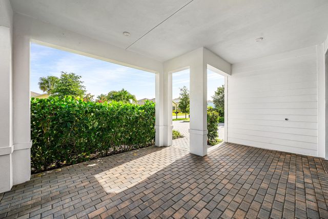 19196 Broad Shore Walk, Loxahatchee, FL 33470