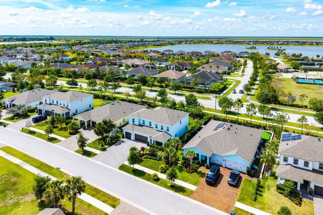 19196 Broad Shore Walk, Loxahatchee, FL 33470
