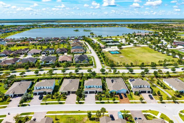 19196 Broad Shore Walk, Loxahatchee, FL 33470