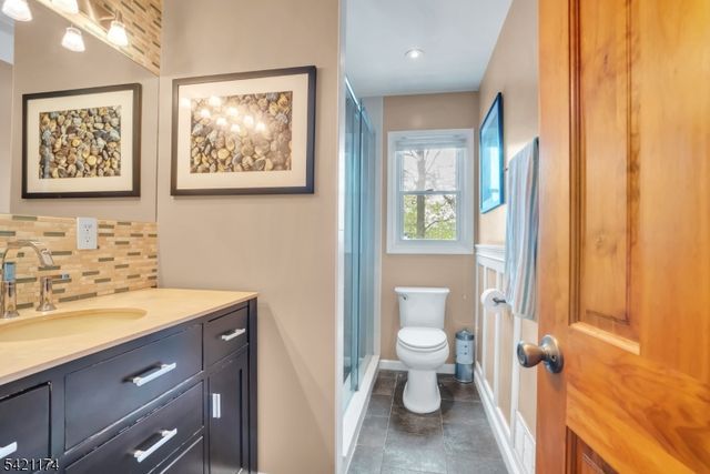 12 Stafford Dr, Wanaque Boro, NJ 07465