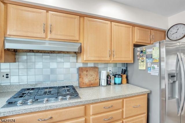 12 Stafford Dr, Wanaque Boro, NJ 07465