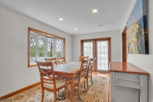 12 Stafford Dr, Wanaque Boro, NJ 07465
