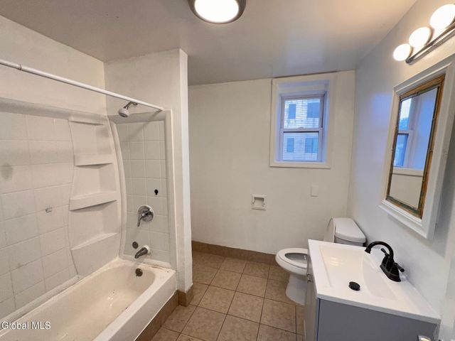 3134 6th Avenue 2, Troy, NY 12180