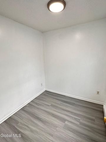 3134 6th Avenue 2, Troy, NY 12180