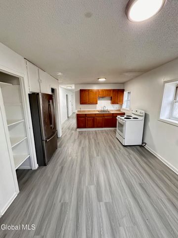 3134 6th Avenue 2, Troy, NY 12180