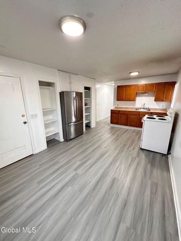 3134 6th Avenue 2, Troy, NY 12180