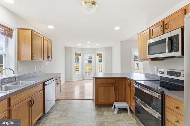 429 AZURE DR, Martinsburg, WV 25404